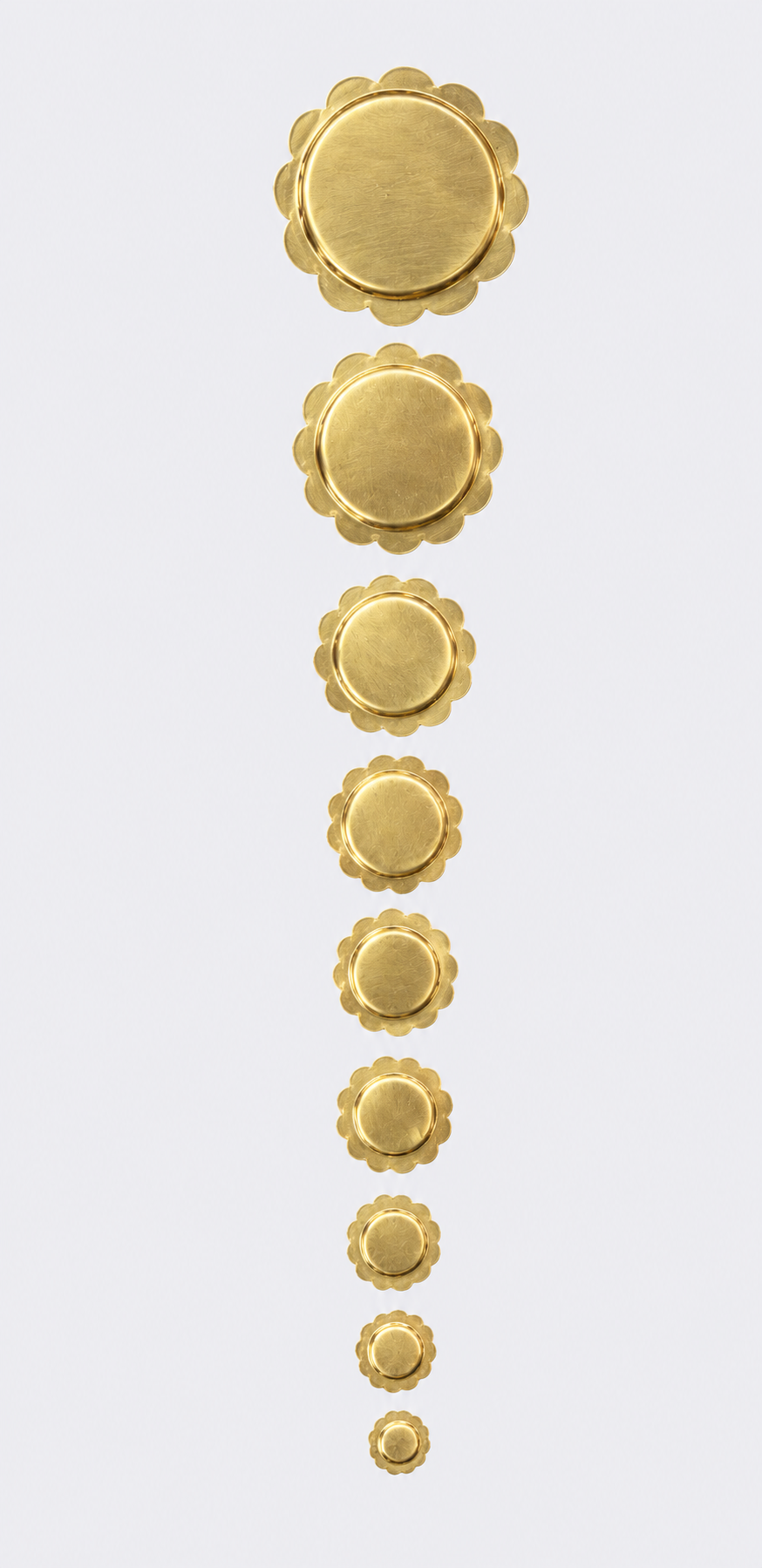 Scallop conchos, flat flange dome