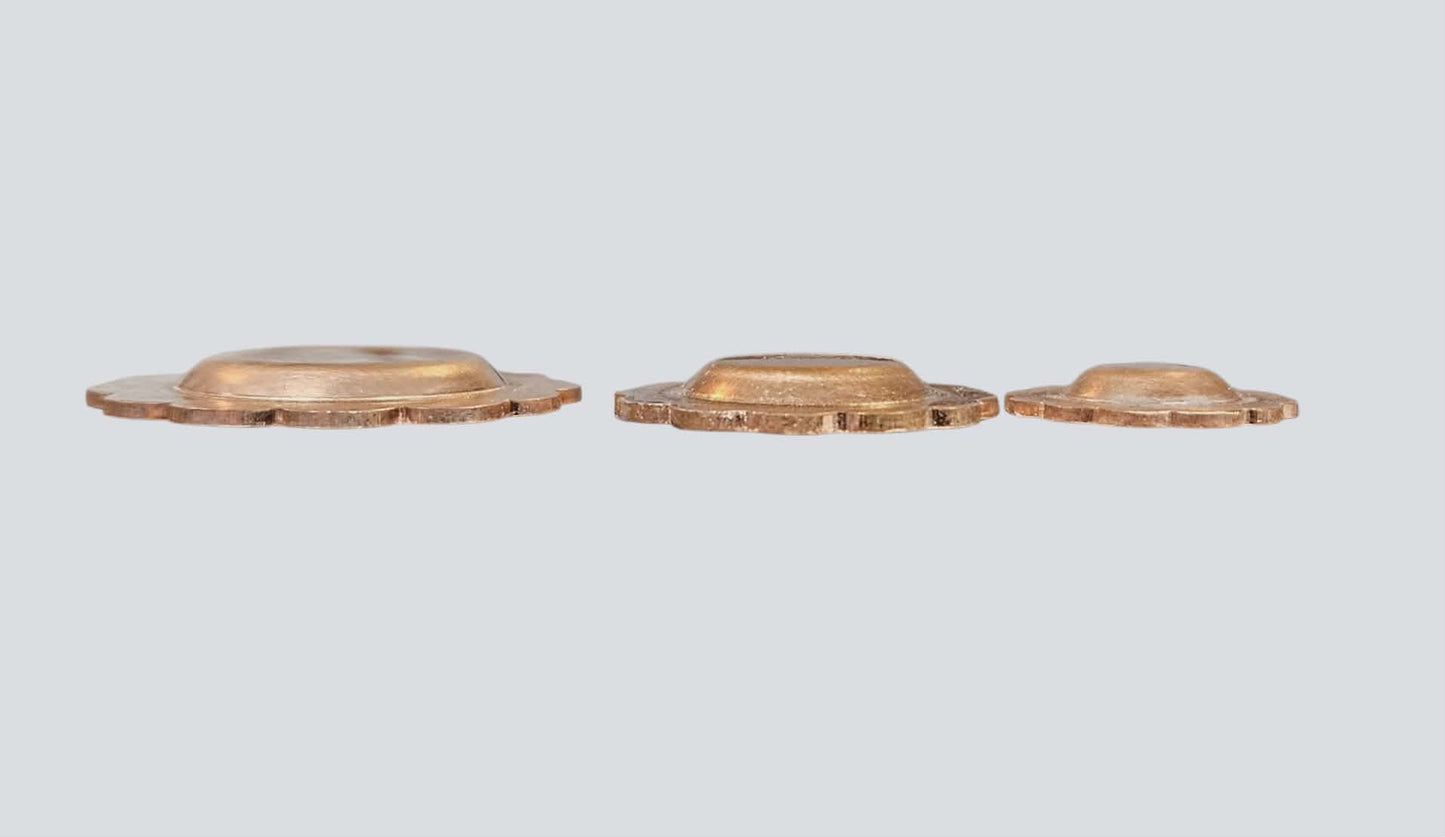 Scallop conchos, flat flange dome